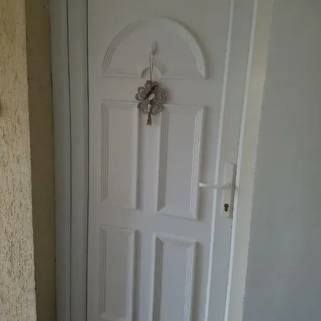 Apartment Hattyu Apartman *